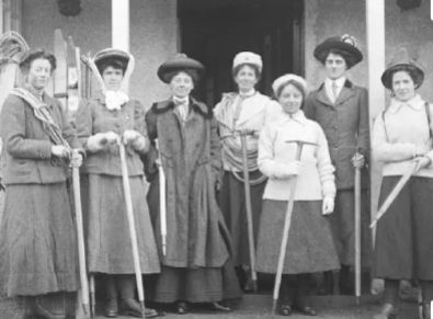 The founding members of the Ladies' Scottish Climbing Club. Photo: Wikipedia